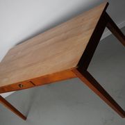 Table à manger rustique française vintage en cerisier du XXe siècle