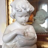 Cherub bust 19th century La Becquée petit enfant et oiseau figurine bébé angelot enamelled white
