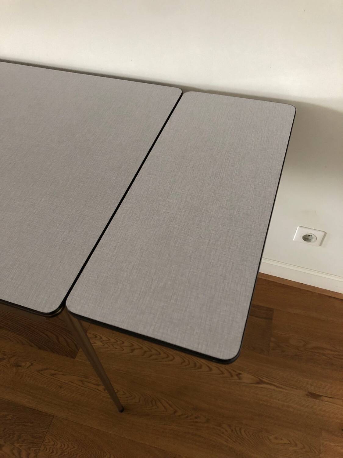 Extendable table