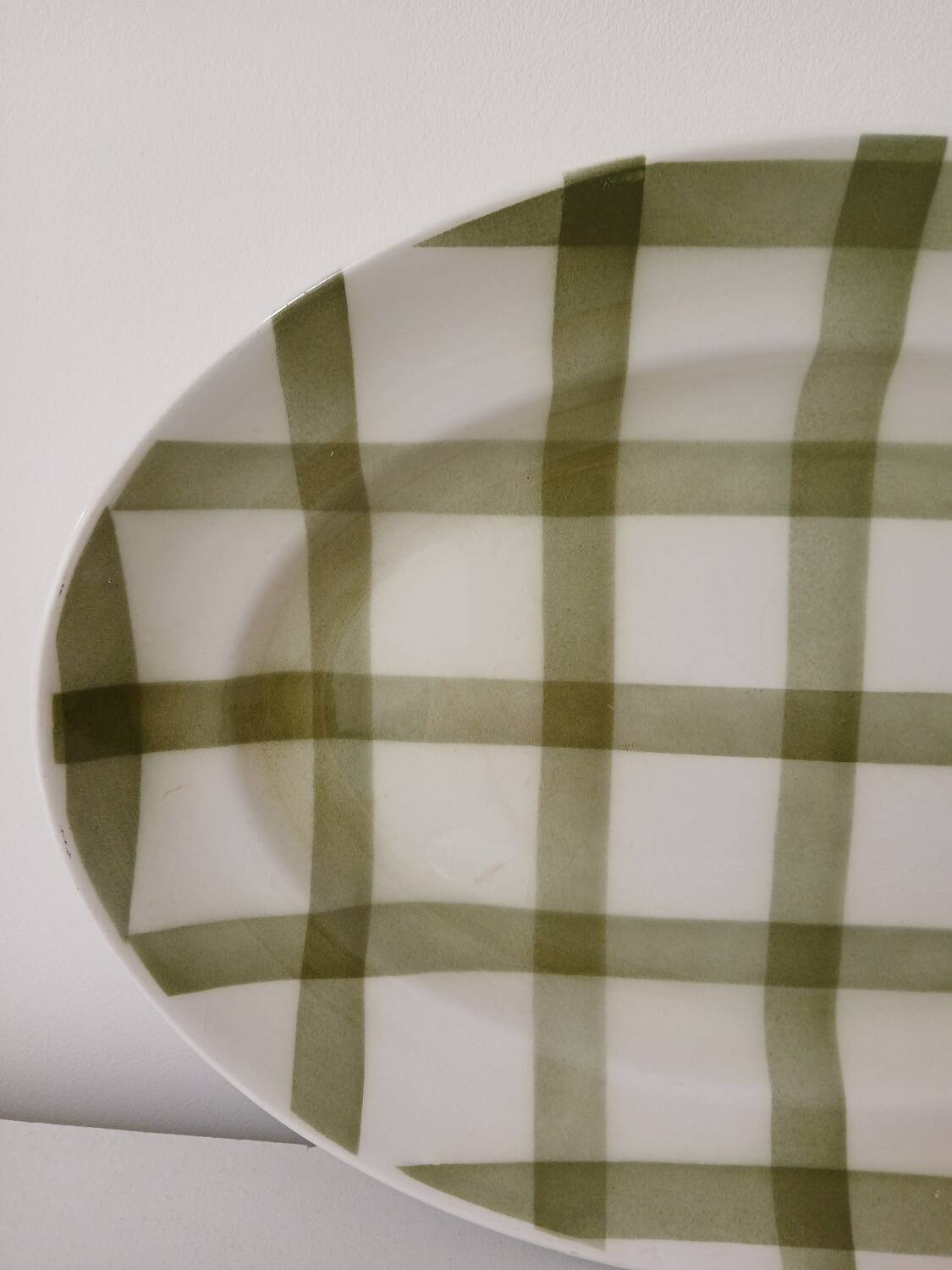 Moulin des Loups presentation dish tablecloth model