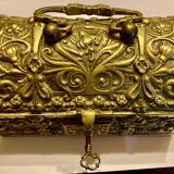 Jewelry chest with its bronze key, Renaissance style, 19th century fleur-de-lis decoration