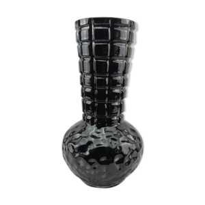 Vase à couverte noire irisée,