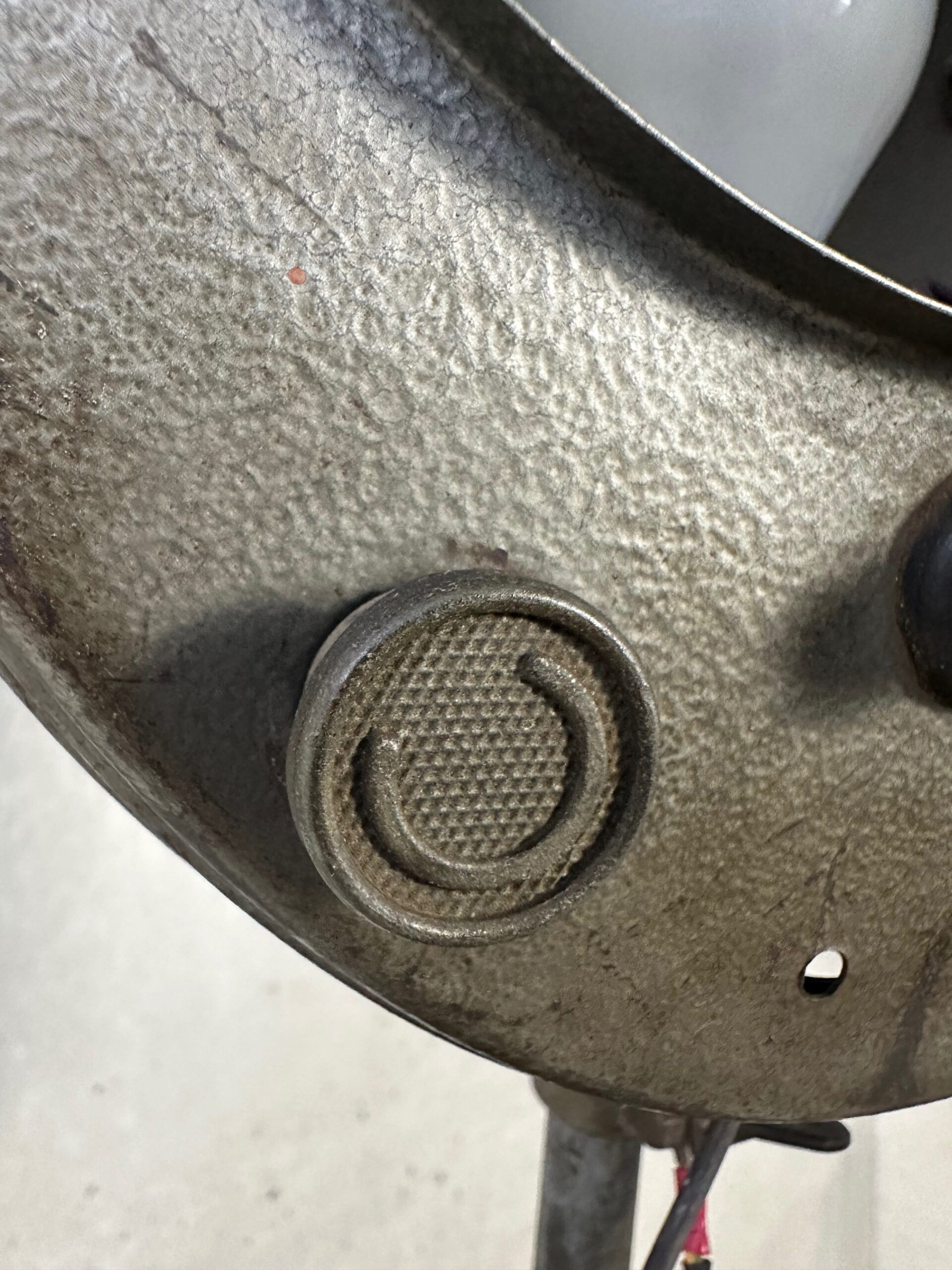 Vintage industrial theatre spotlight on tripod – Cremer
