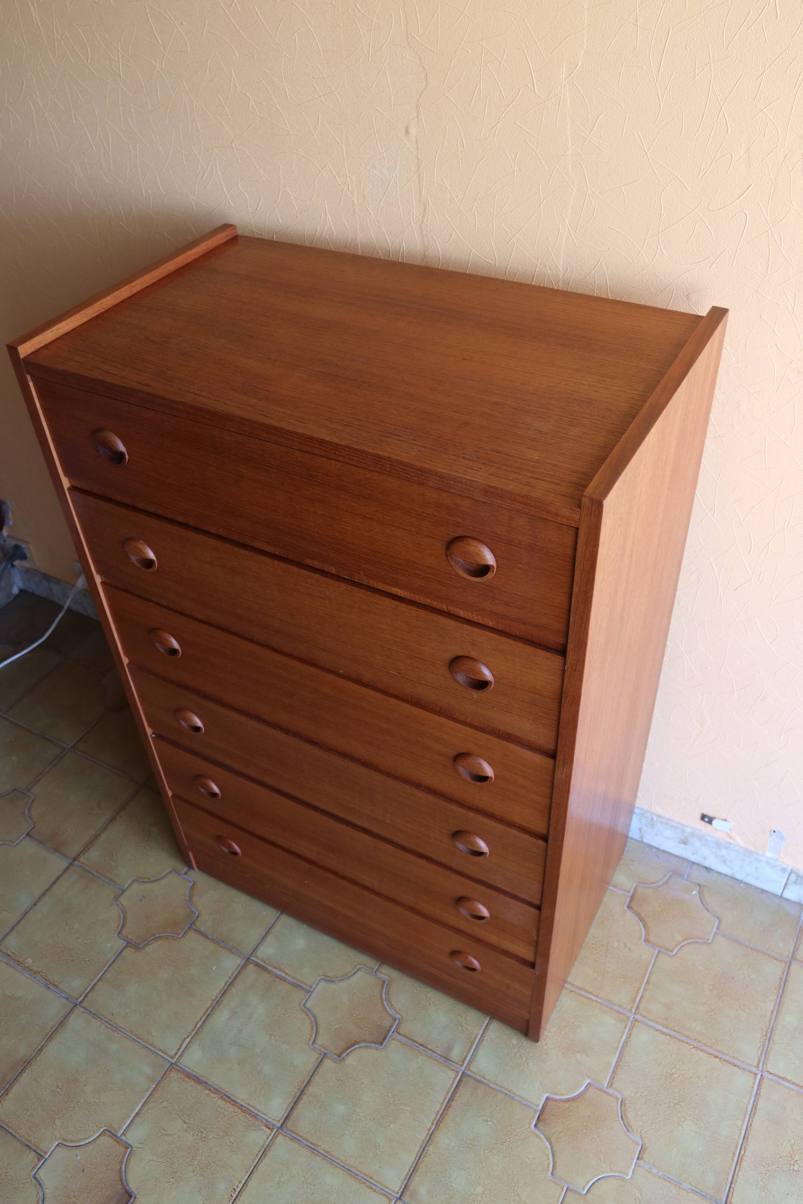 Teak veneer chest of drawers