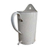 Fountain vintage metal enamelled