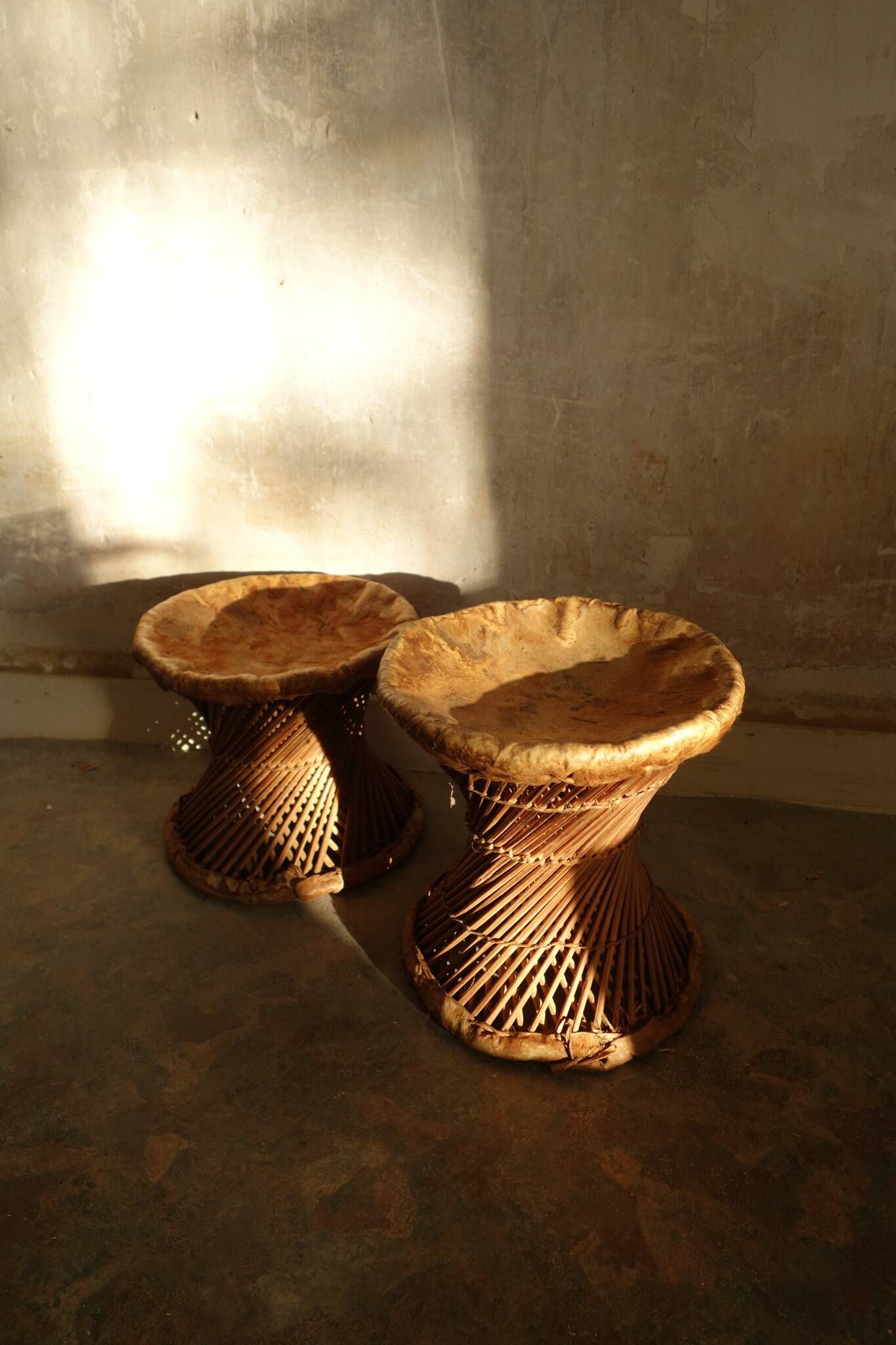 Paire de tabourets art primitif