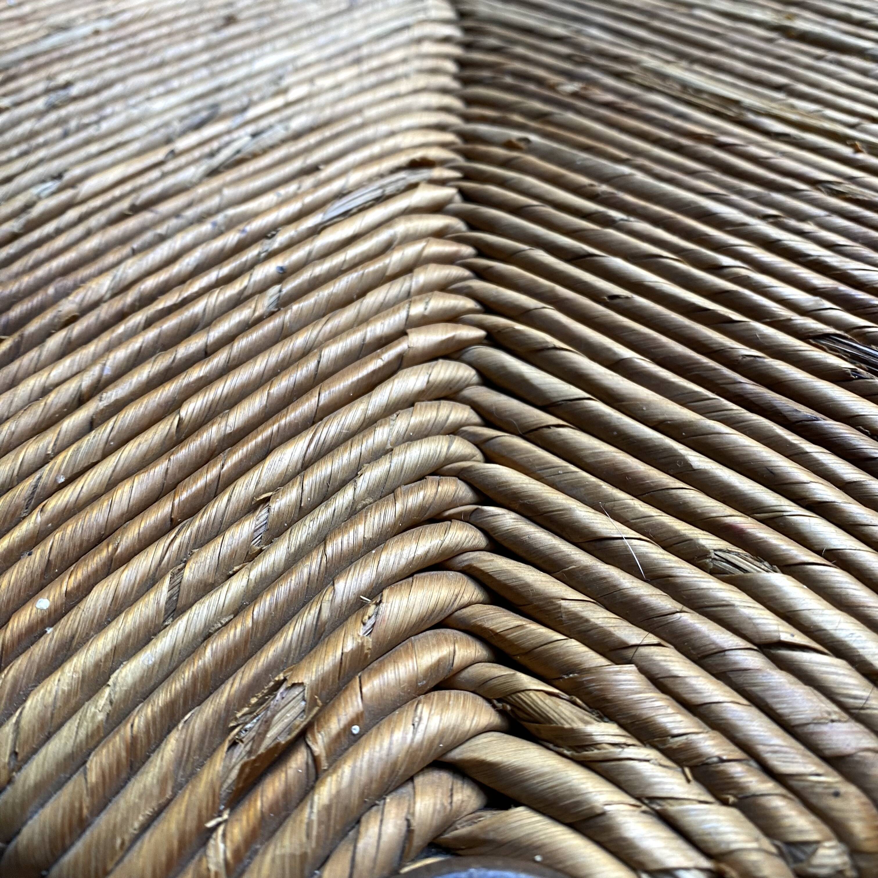Country stool in wood and straw