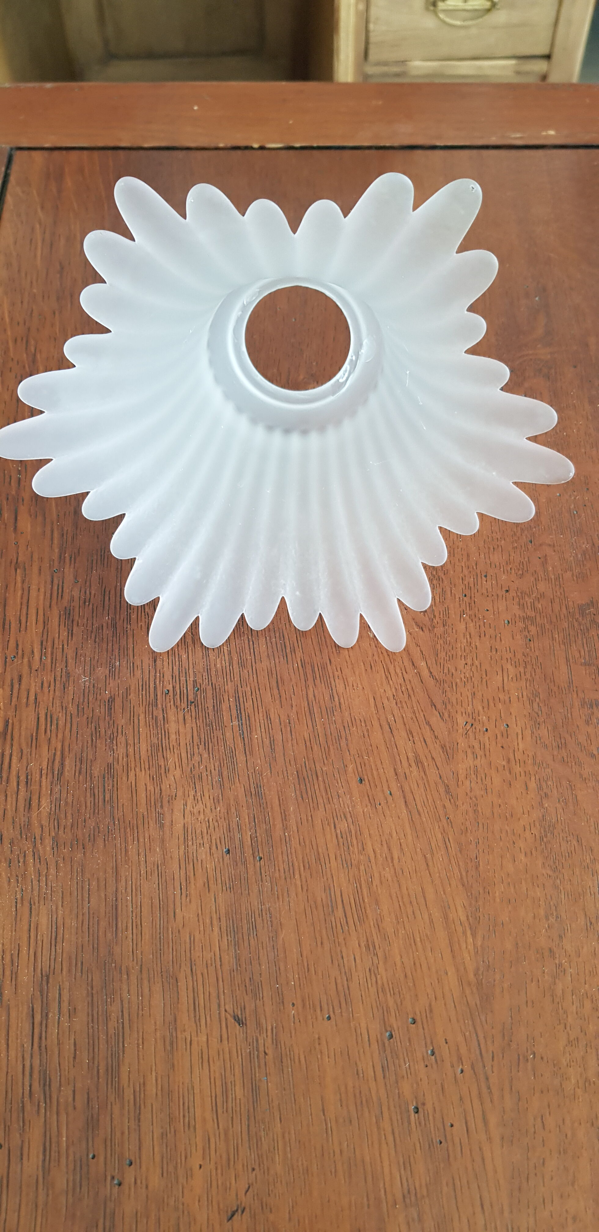 Lot of 5 globes old art deco frosted glass
