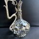 Aiguière – Verre gravé et métal argenté – Décor gui