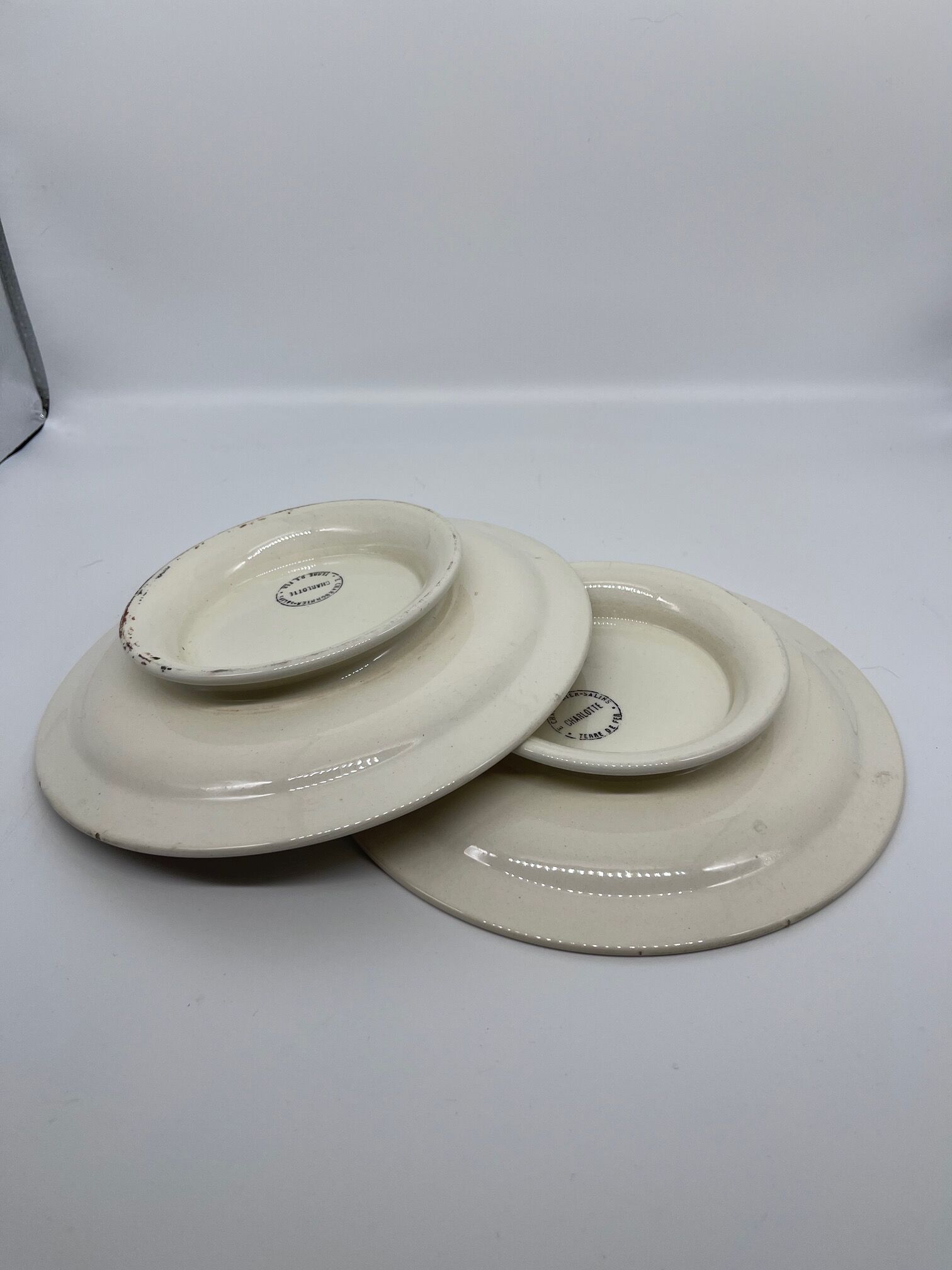 Two compotiers land of iron