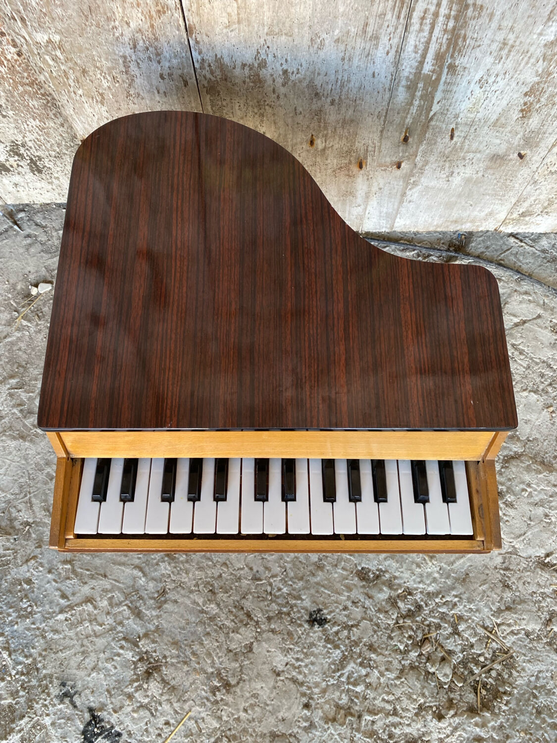 Piano a child's old wood + formica compass legs 1960s vintage