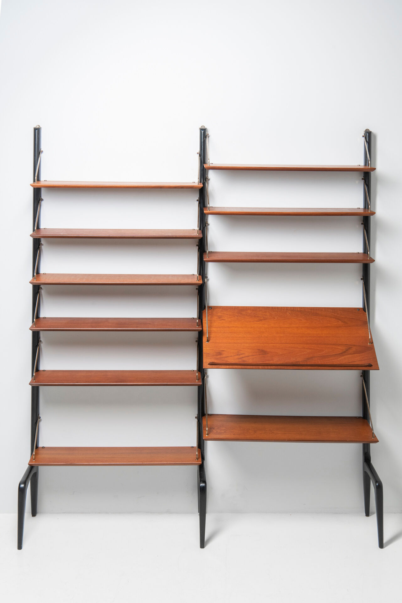 Shelving unit by Louis van Teeffelen for Webe