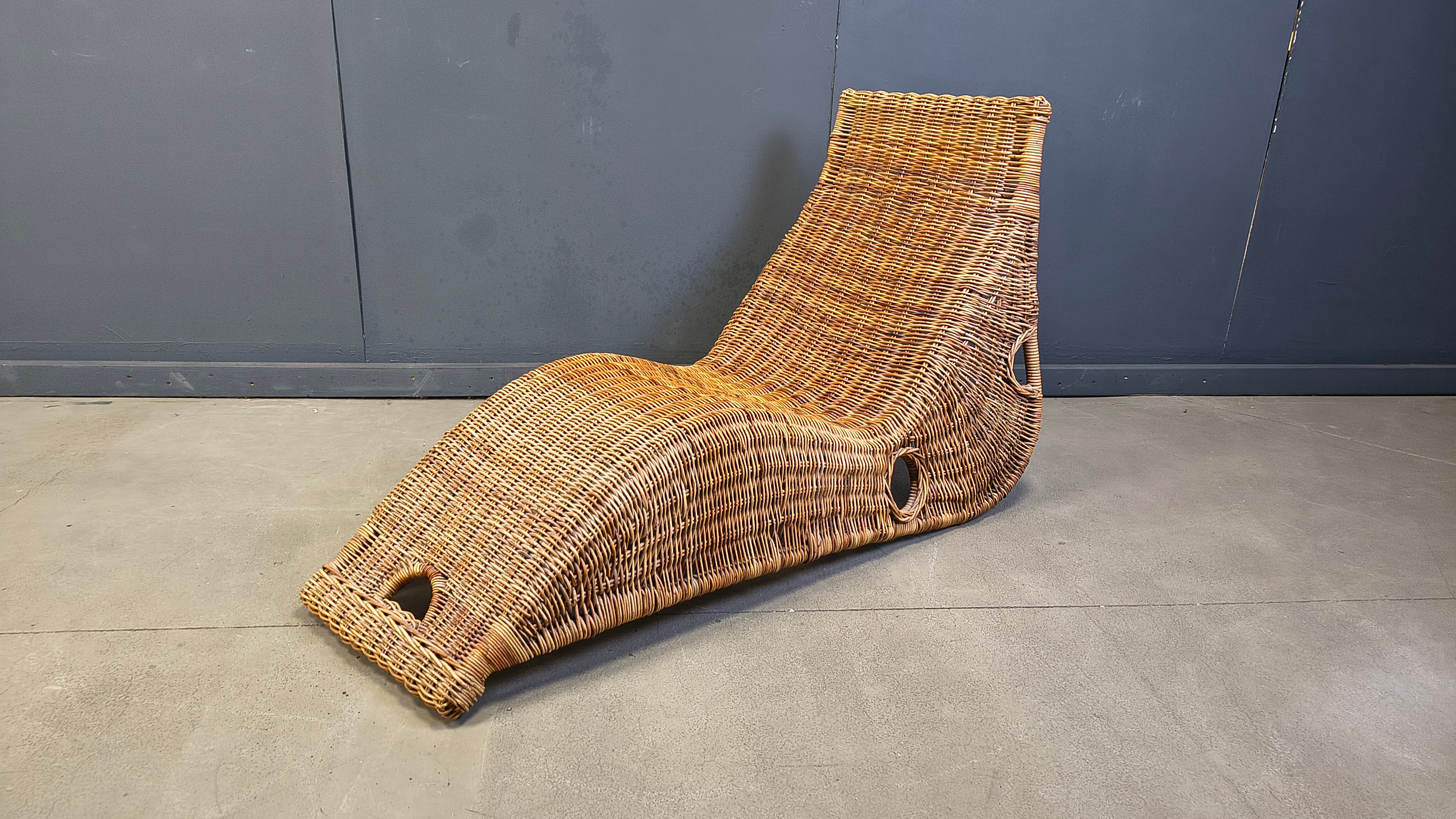 Wicker chaise longue, 1970s