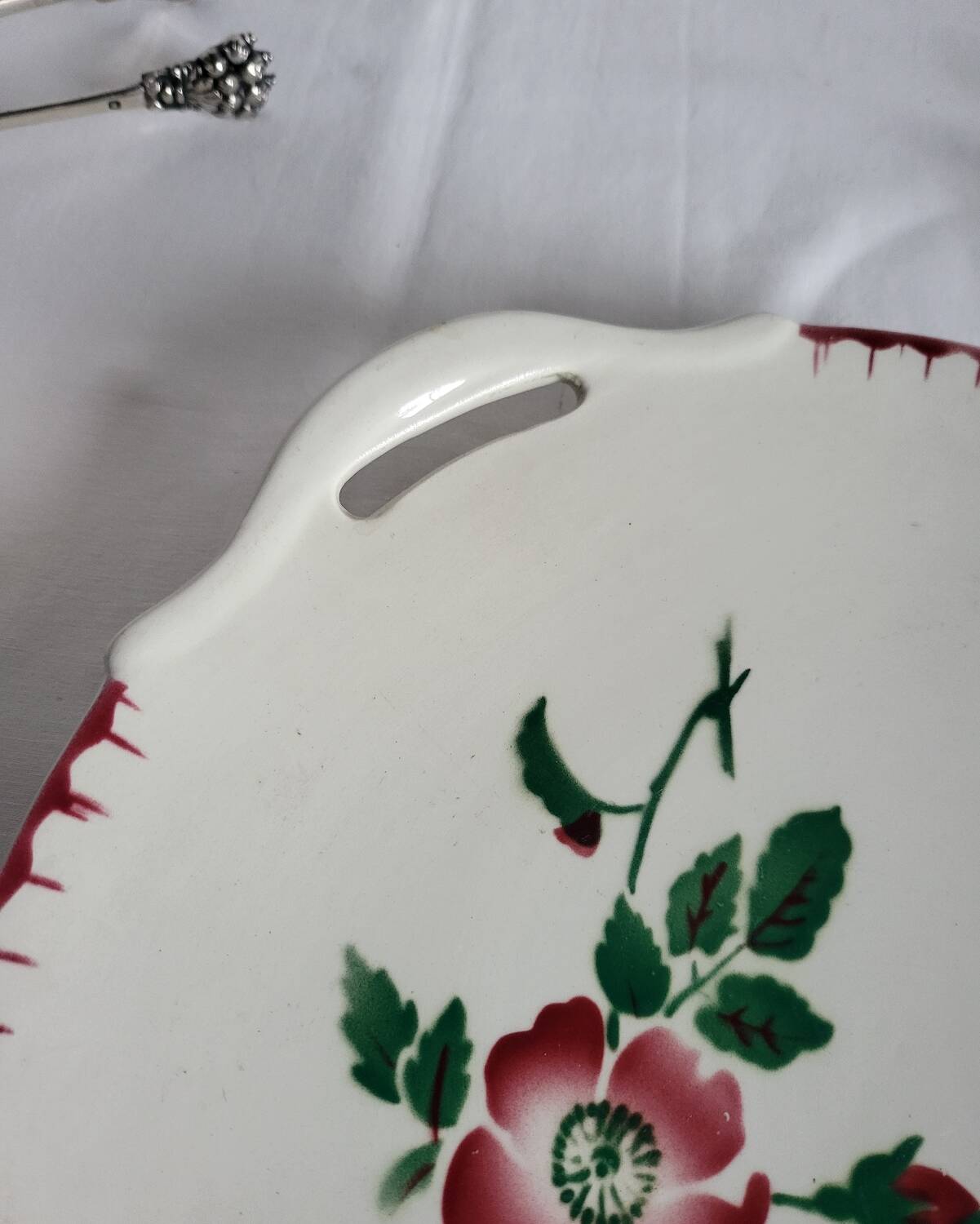 Sarreguemines earthenware cake plate, Épernay pattern