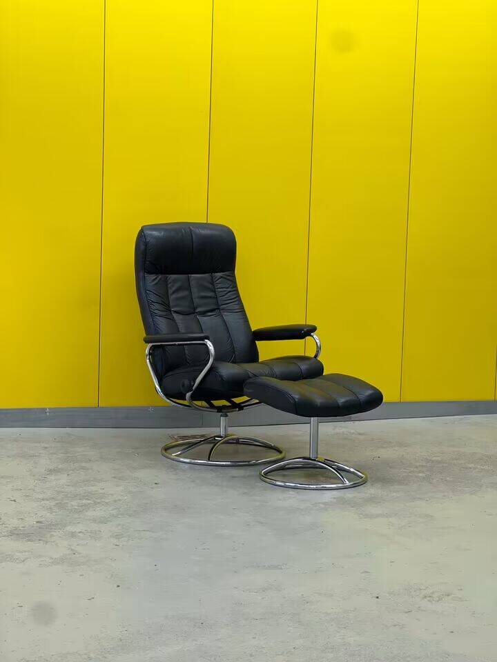 Ekornes Stressless Chair with Ottoman - Chrome Frame (1970s)