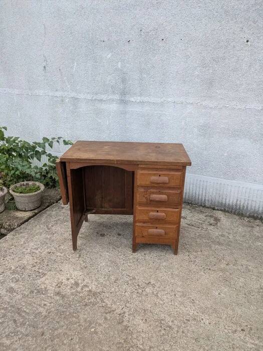 Children's desk
