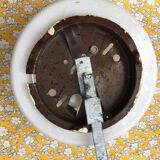 Globe en opaline blanche