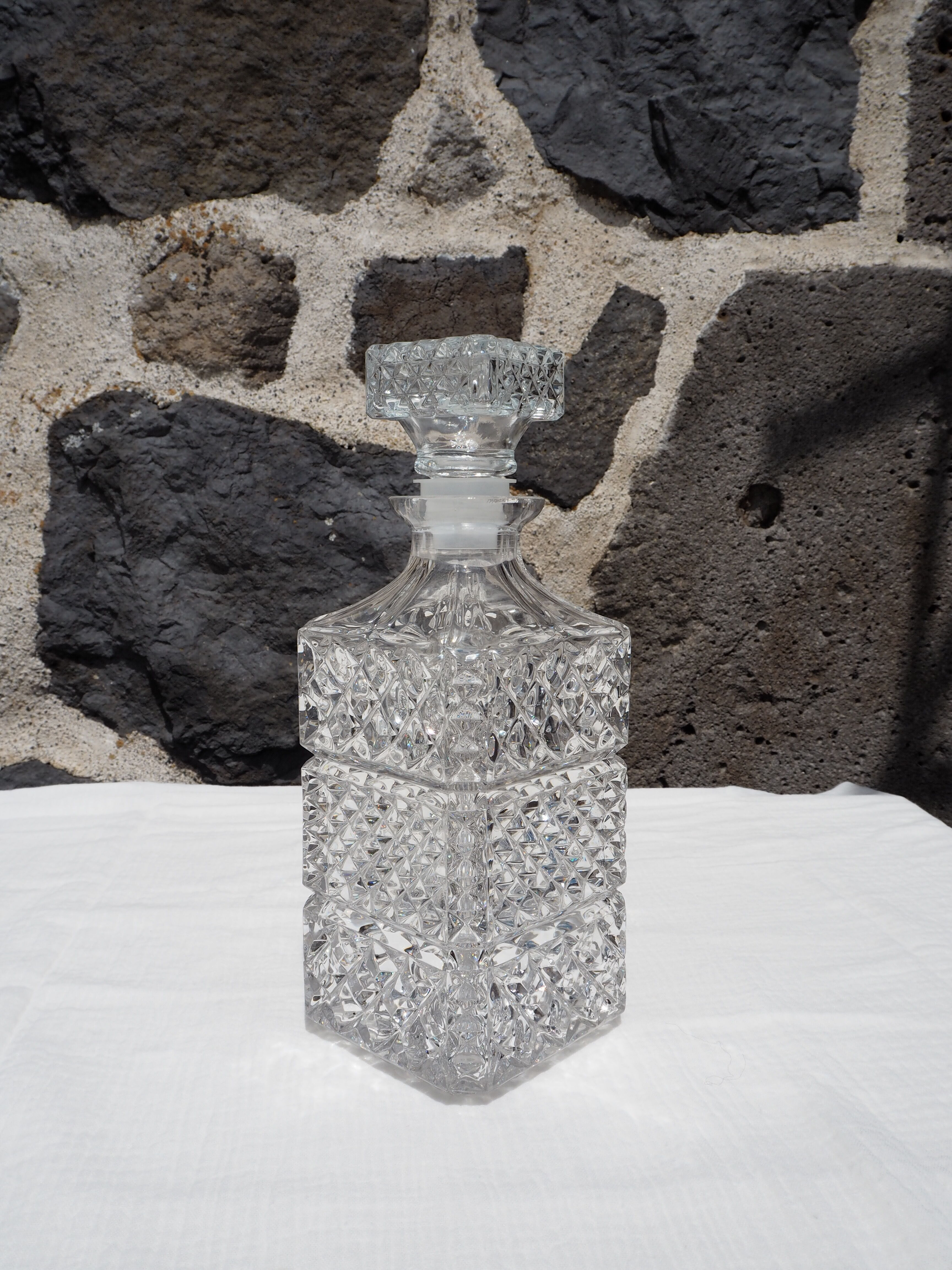 Glass whisky decanter