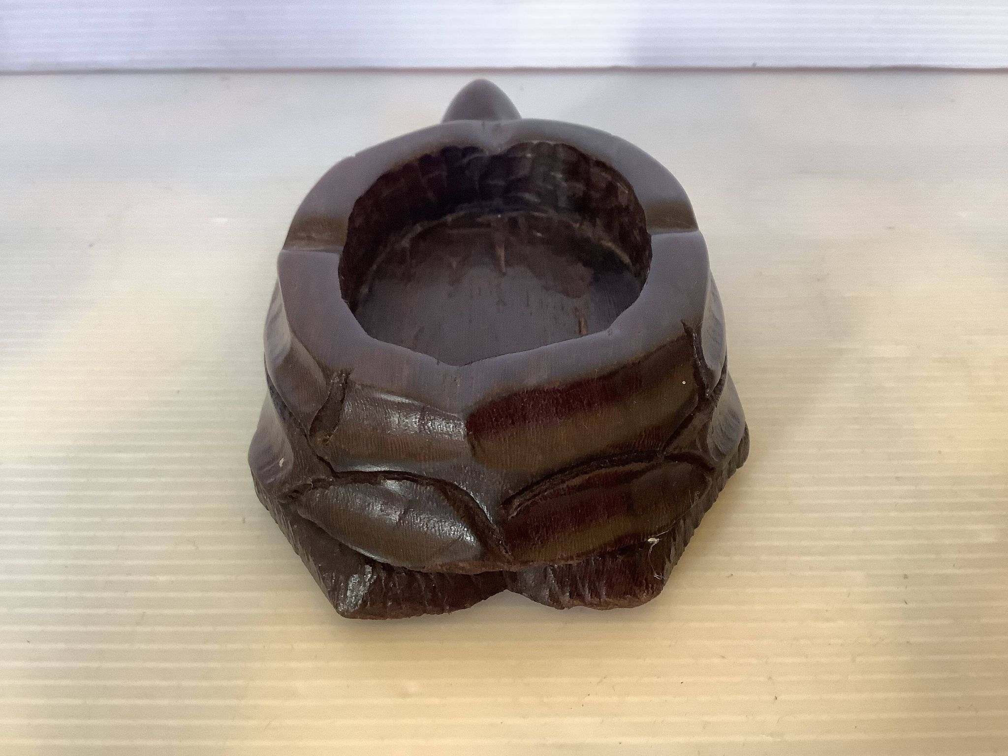 Vide poche cendrier tortue en bois massif