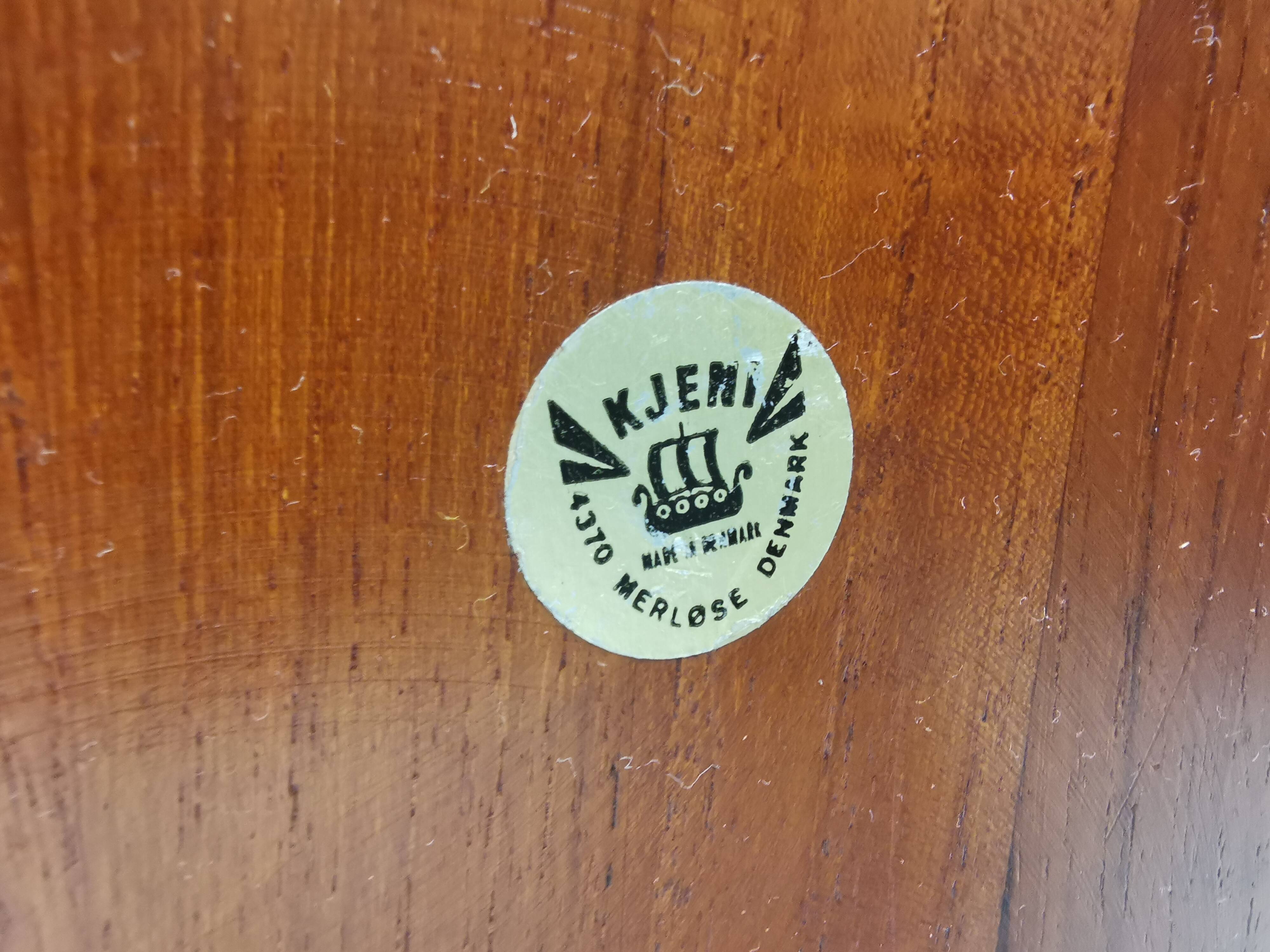 Beautiful wooden bowl in teak from Danish Kjeni 1950s.