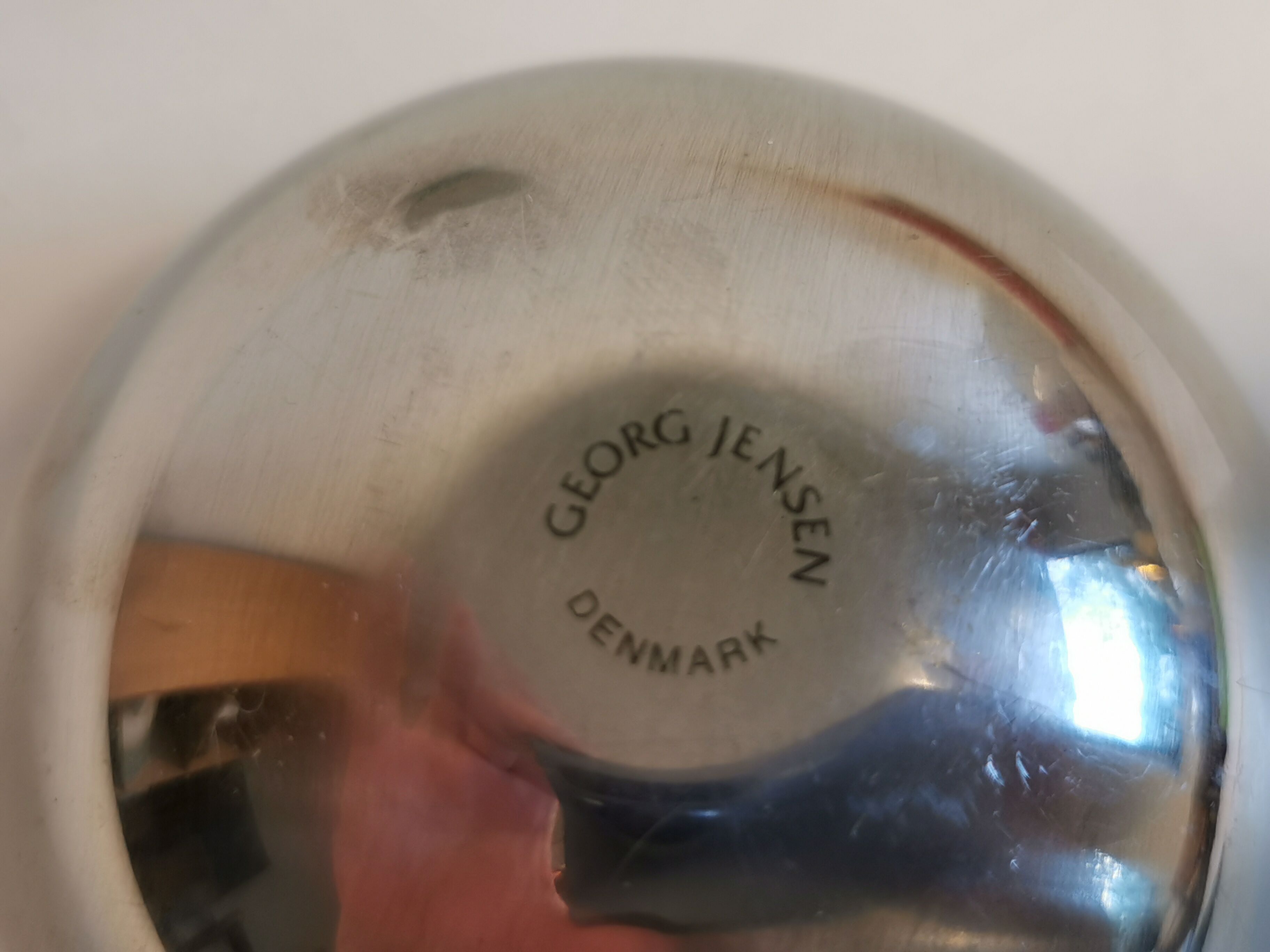 Deux bougeoirs Georg Jensen, modèle Bloom, dessiné par Helle Damkjær Danemark