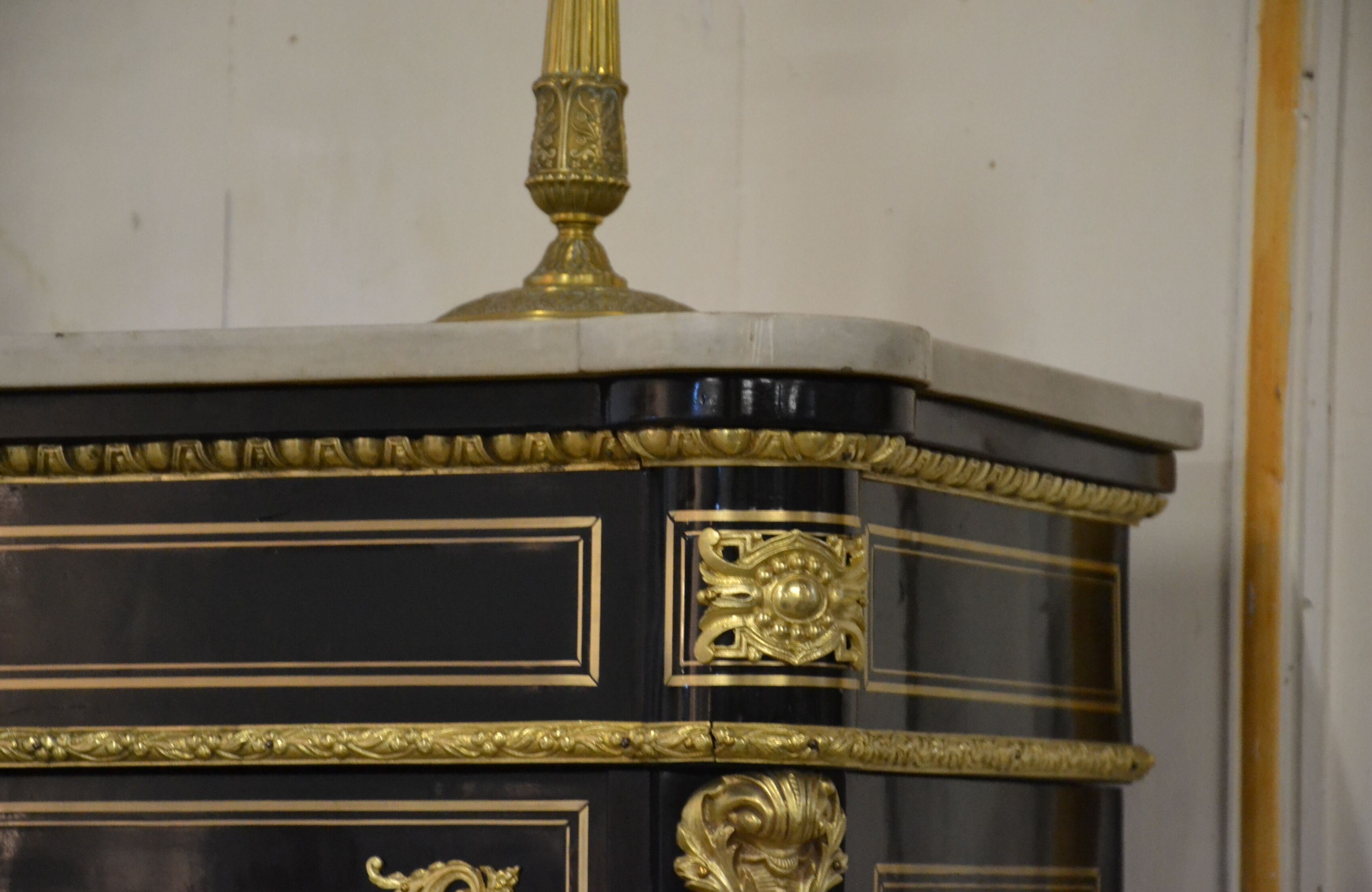 Meuble d’appui Napoléon III en bois noirci