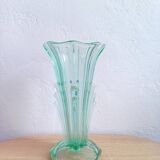 Vase en verre pressé vert style Art déco, vers 1960
