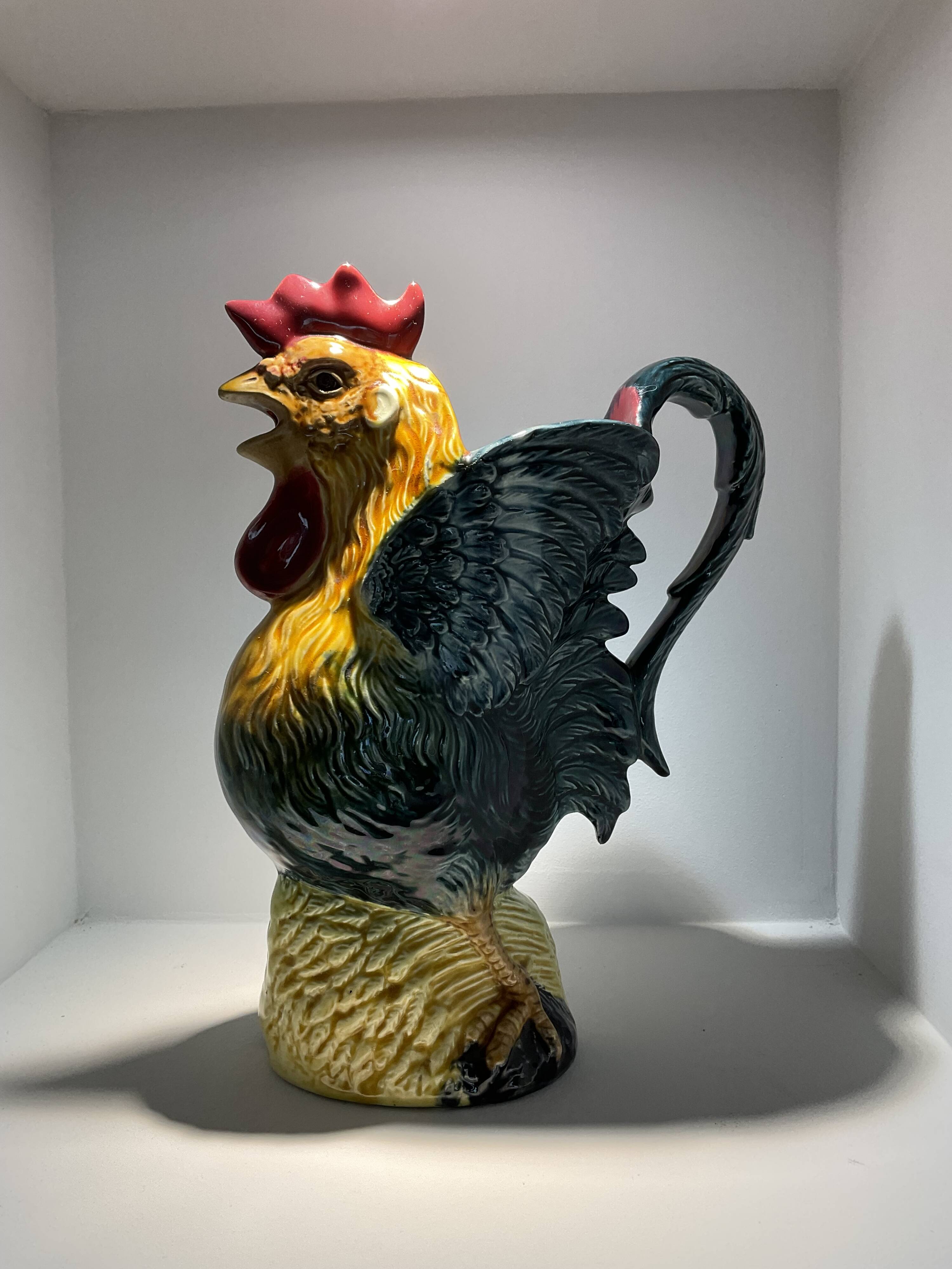 Rooster pitcher. Barbotine. Orchies