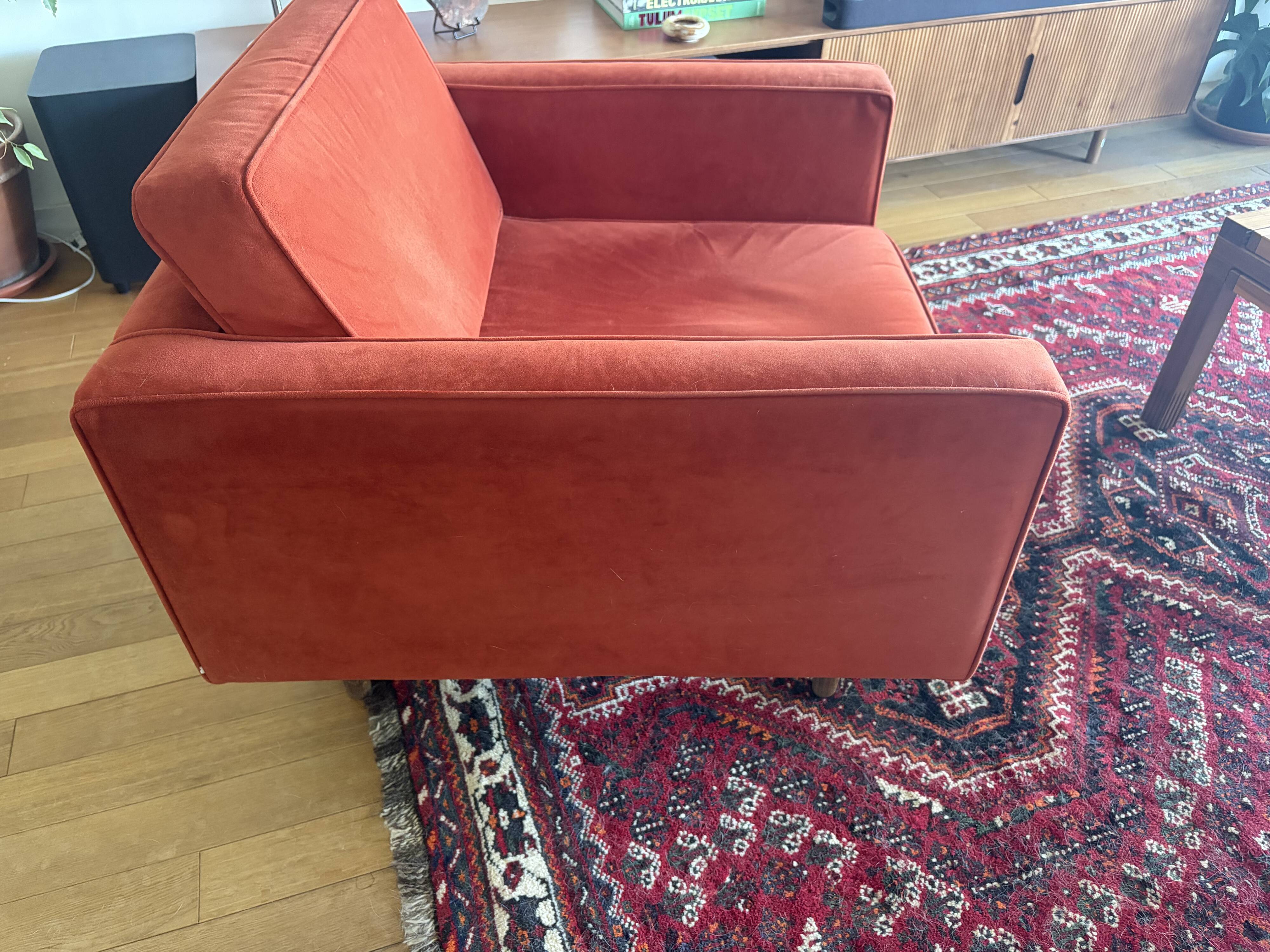 Wind armchair in caramel/brown velvet