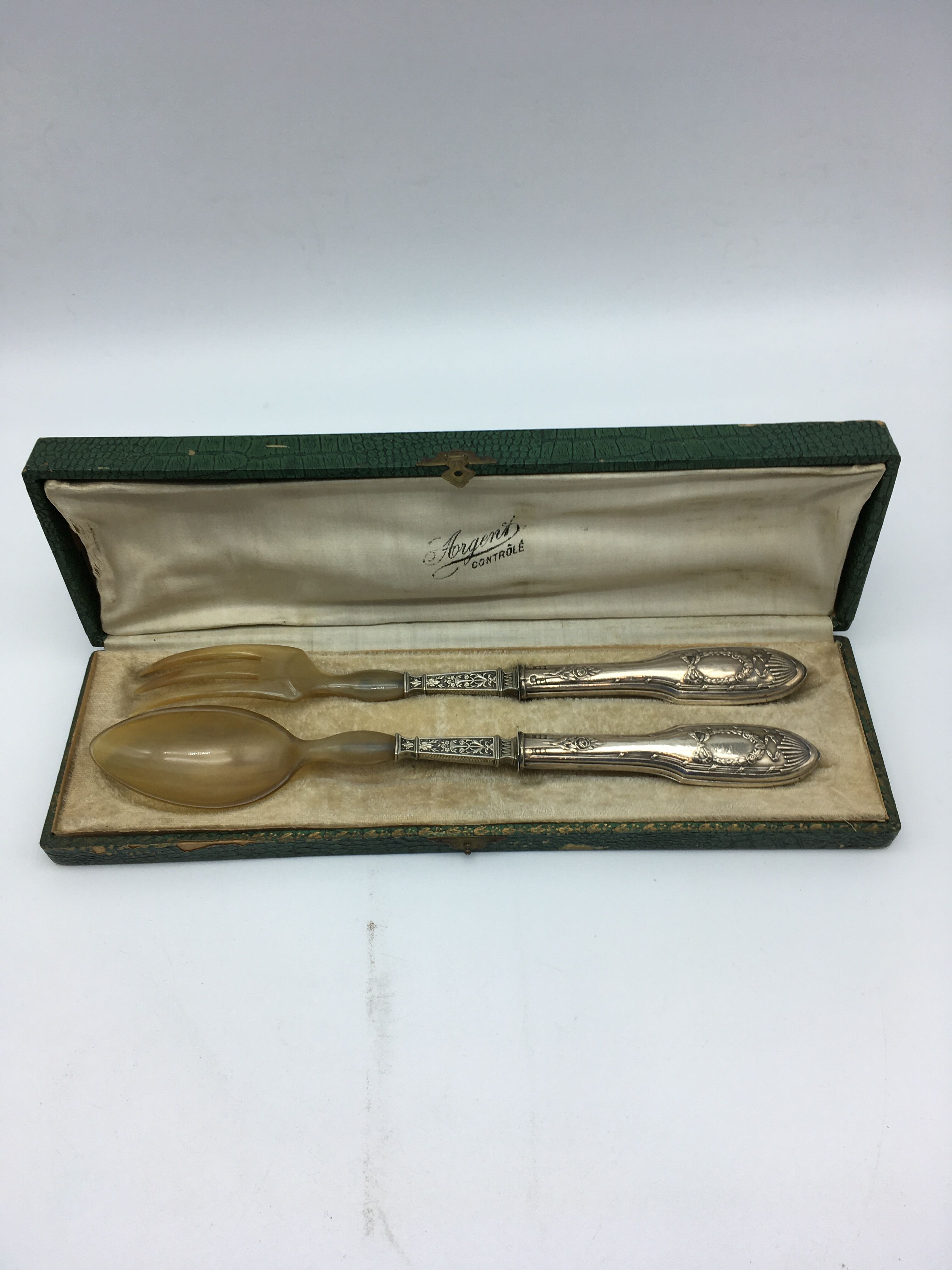 Stuffed silver salad cutlery