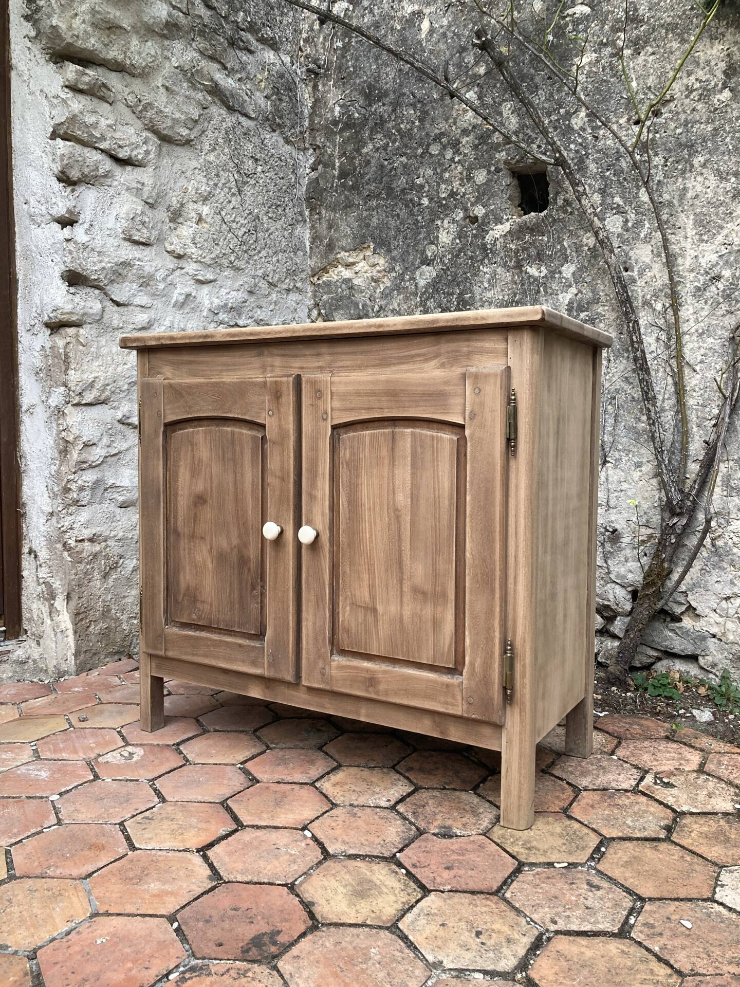 Petit buffet ancien en bois 