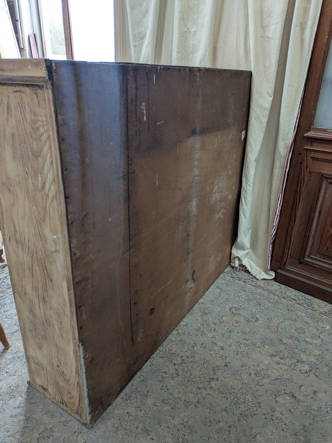 Raw glass cabinet