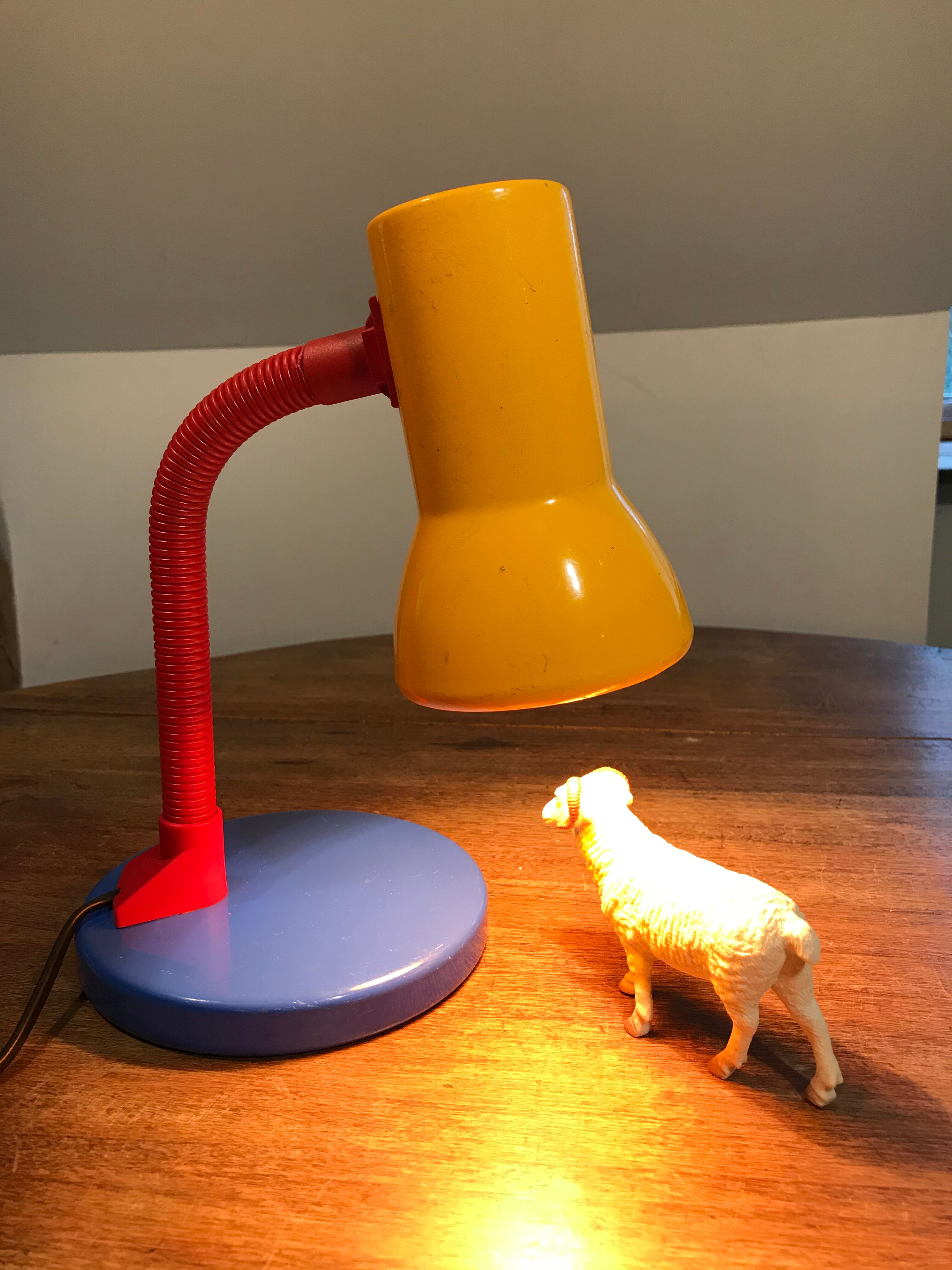 Memphis style lamp