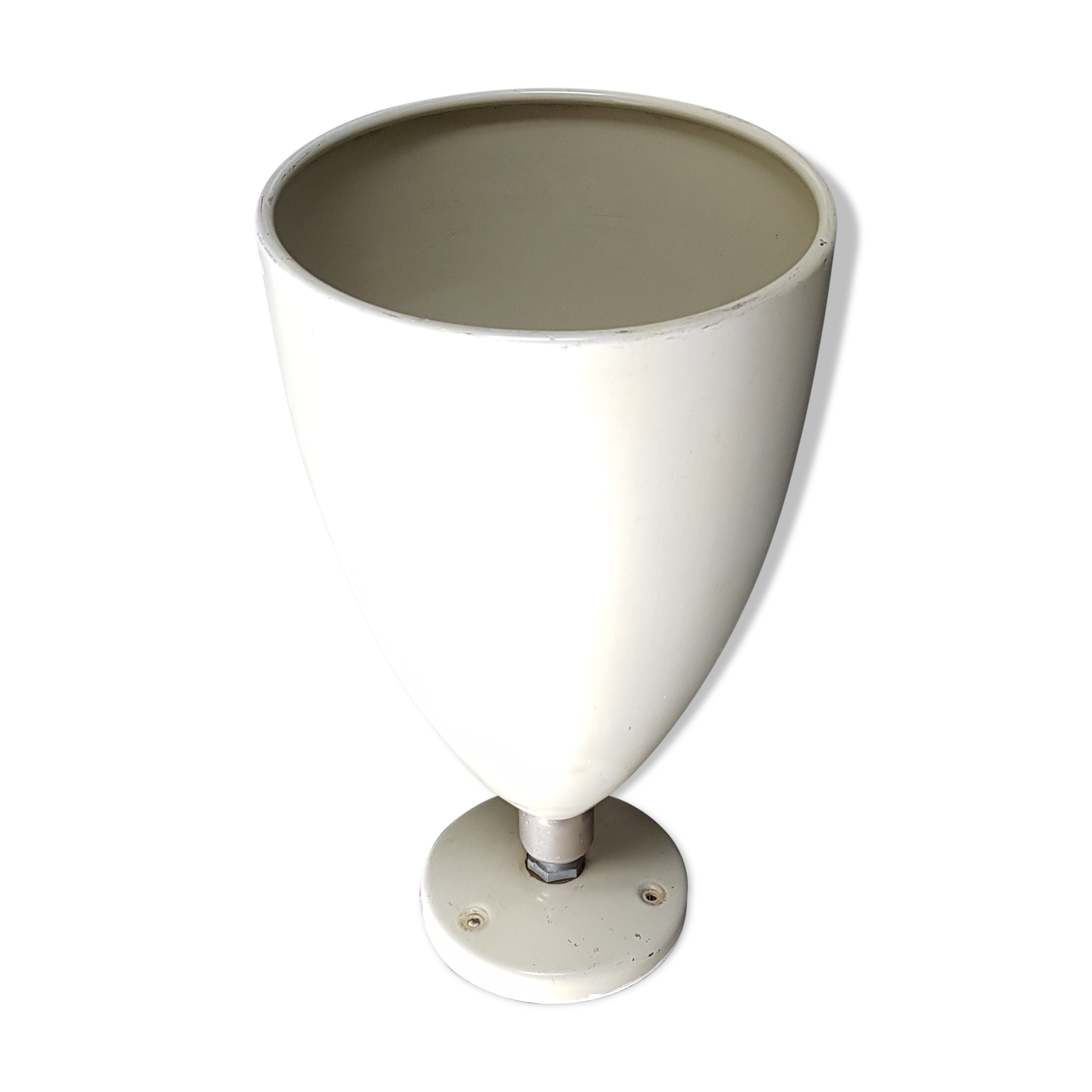 Spot 50 years beige metal