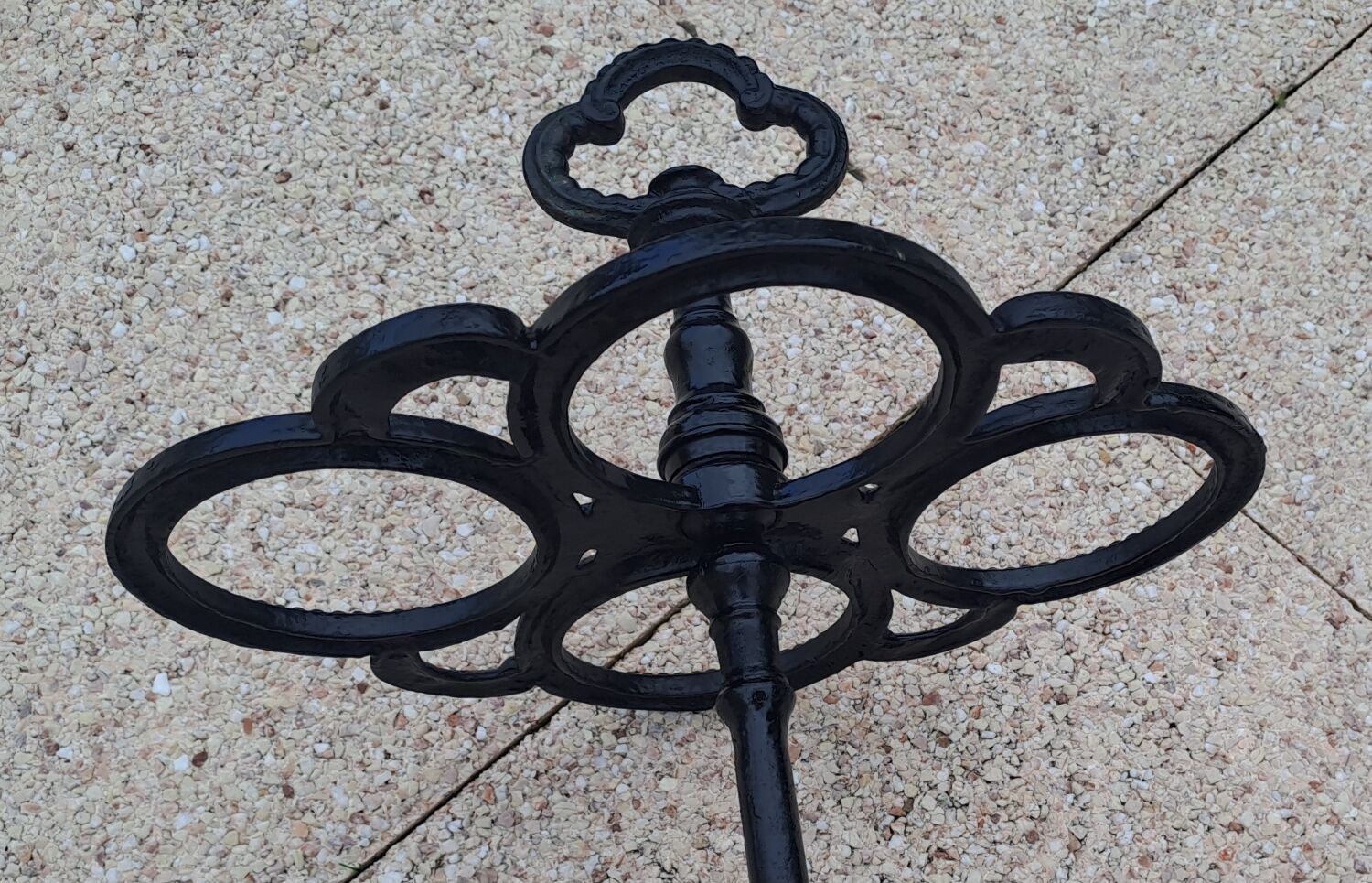 Painted cast iron umbrella stand