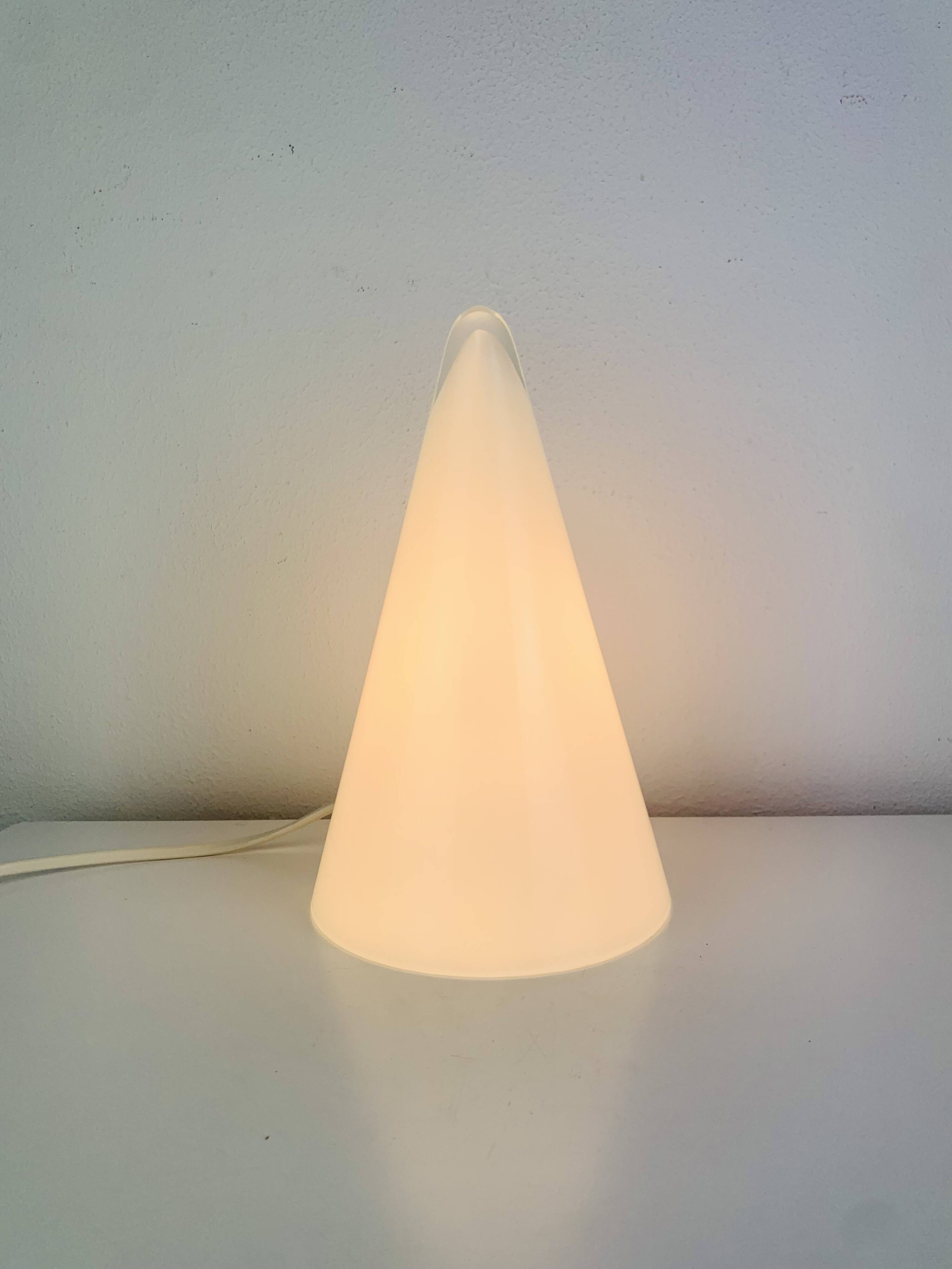 Lampe conique Teepee SCE, verre blanc, design