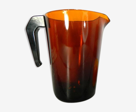 Pichet en verre ambre Vereco