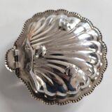 Shell-shaped butter dish in silver-plated metal from the 50s