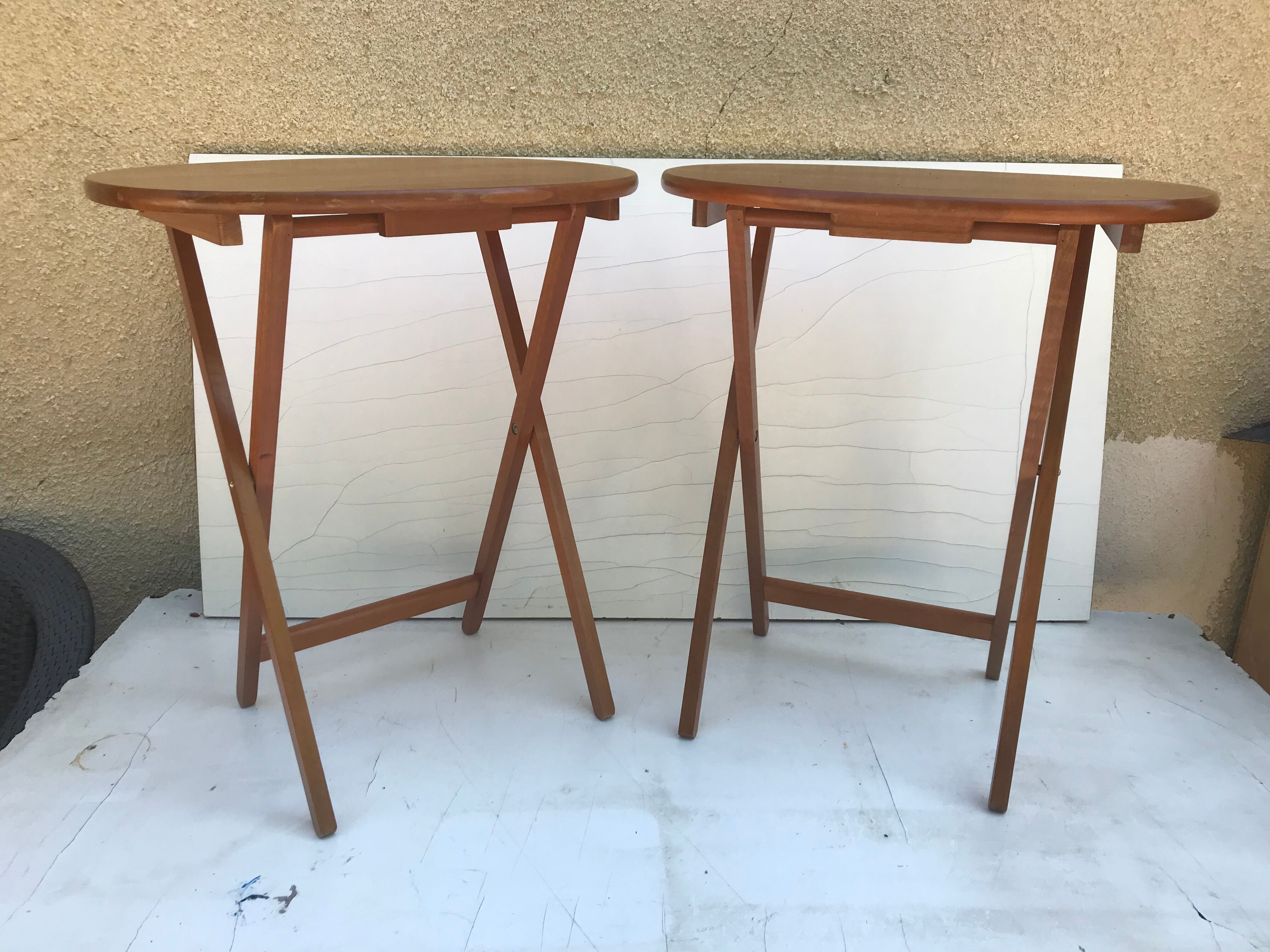 Paire de tables pliantes