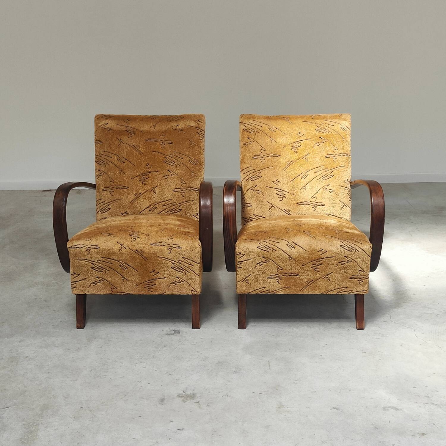 Pair of Art Deco armchairs H410 Type C by Jindrich Halabala for UP Zavody