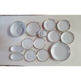 Tableware service of 14 pieces in white Limoges procelaine with patterns and golden edging