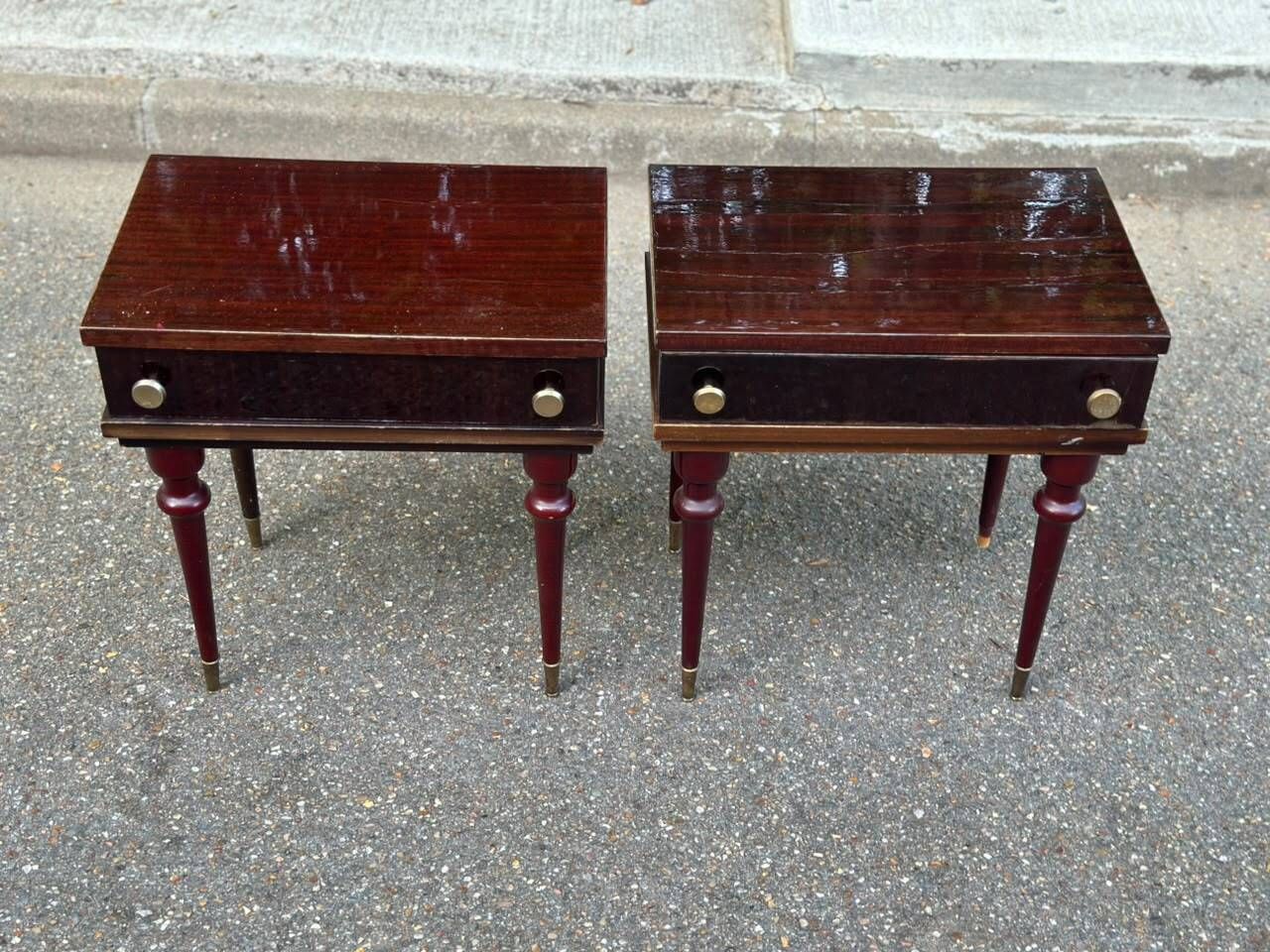 2 bedside tables in Mid-Century Modern Italian style by Gio Ponti and Paolo Buffa.
