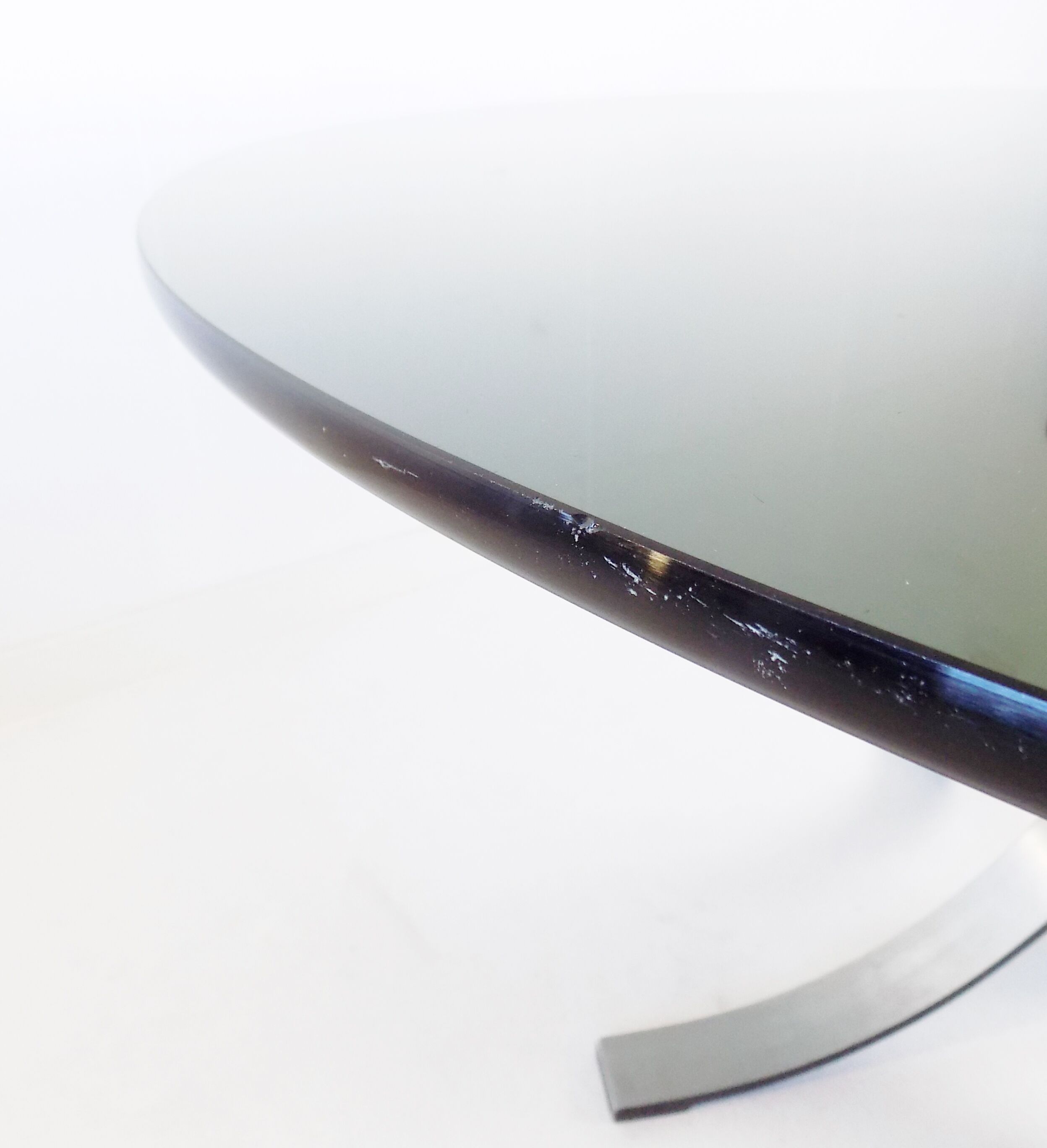 Tecno T69 side table by Osvaldo Borsani and Eugenio Gerli