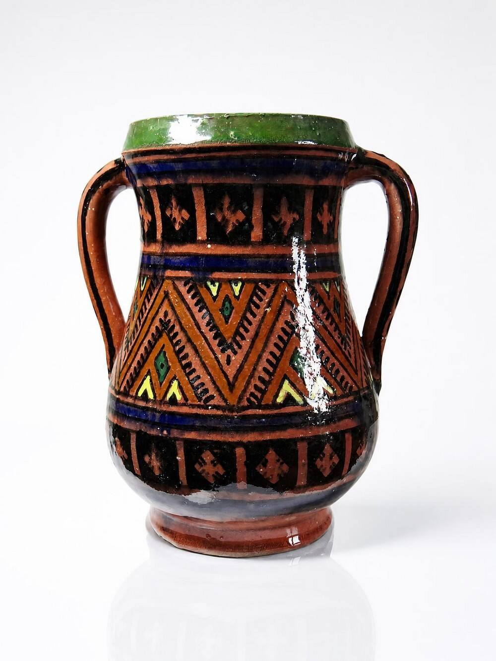 Large Moroccan vase from Safi, polychrome terracotta with two handles, from the 1950s to 1970s.