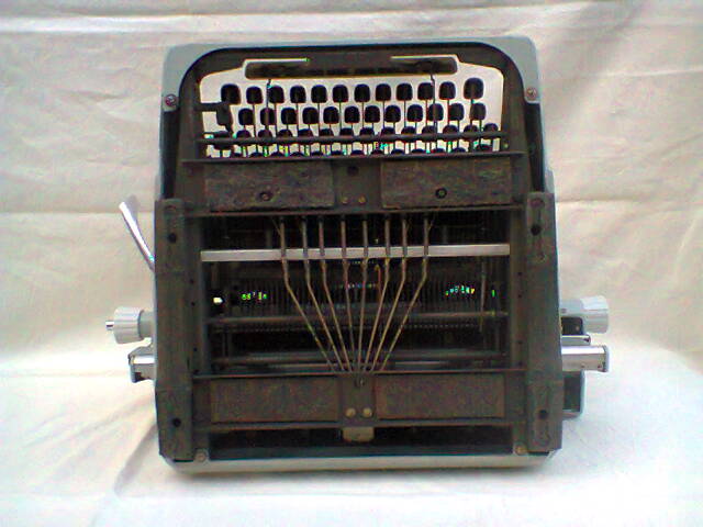 Typewriter hermes 9