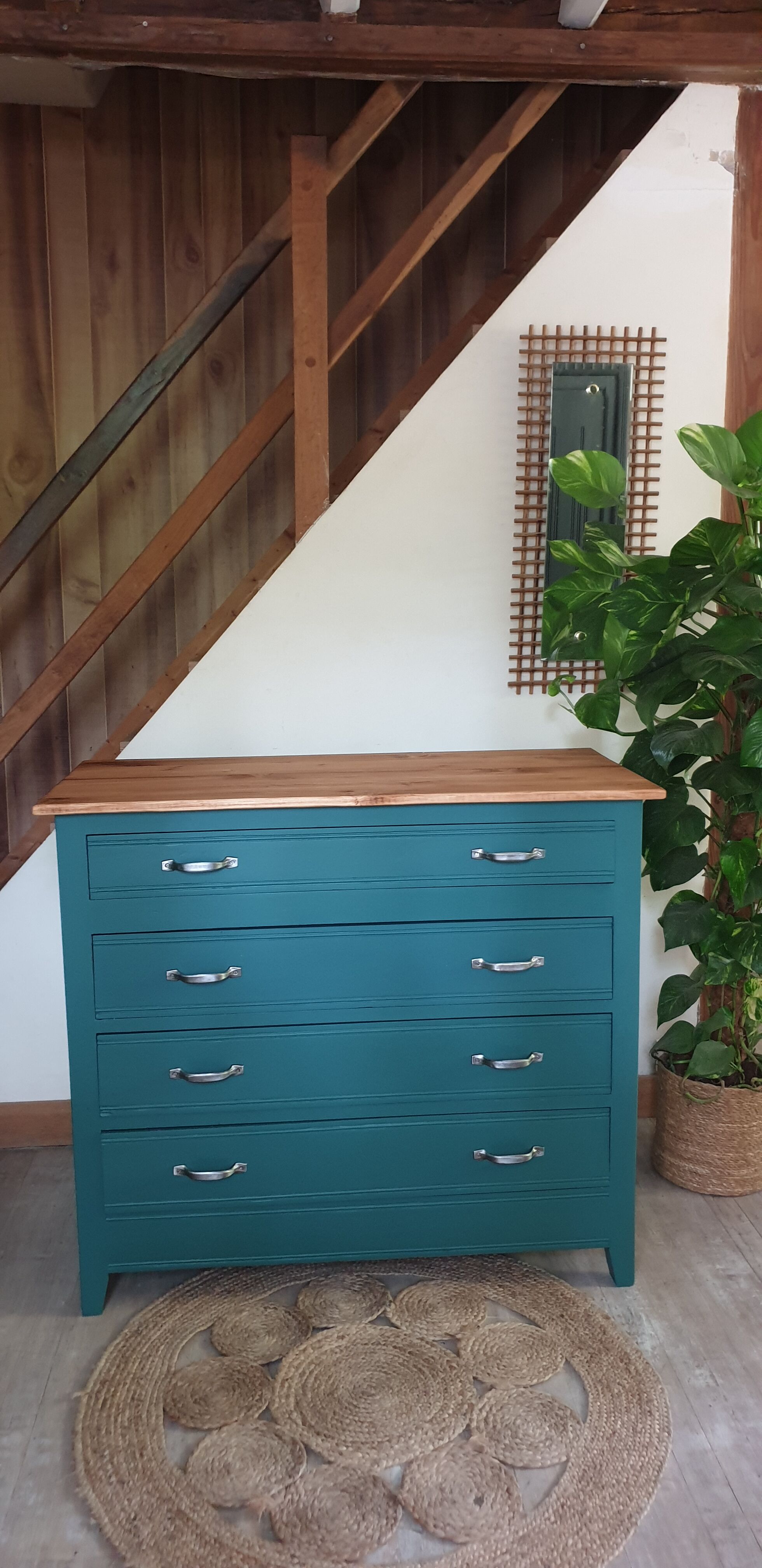 Solid wood chest of drawers