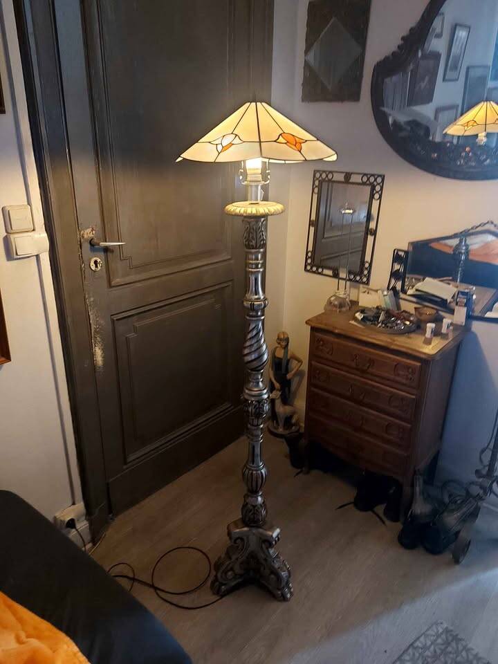 Tiffany floor lamp with stained glass shade