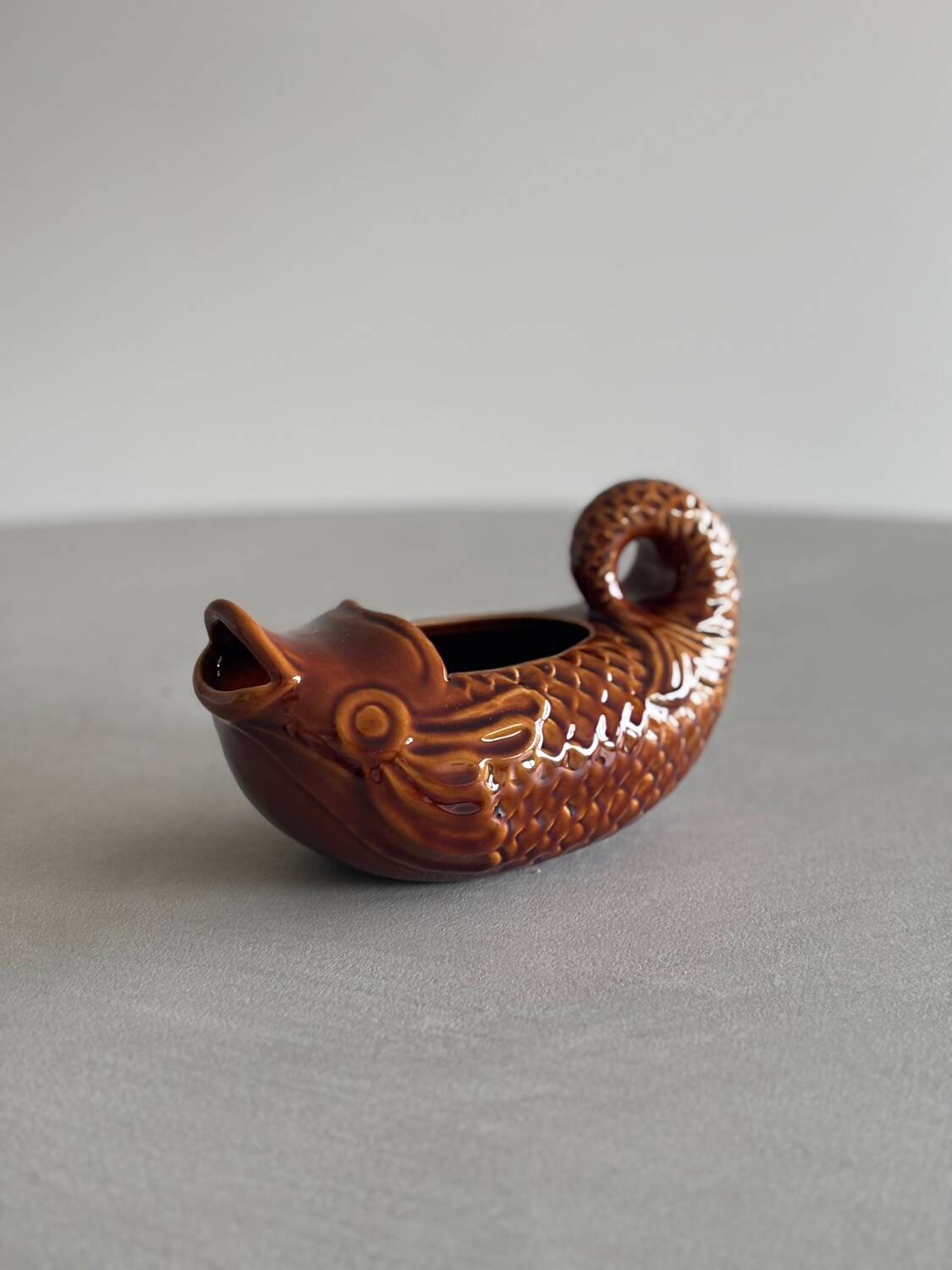 Fish-shaped ceramic sauceboat