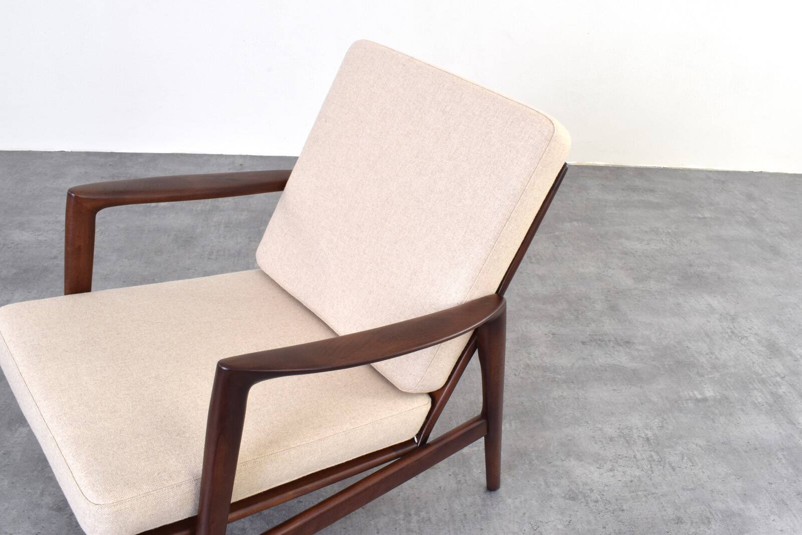Mid-Century Stefan Lounge Chair, 1960s
