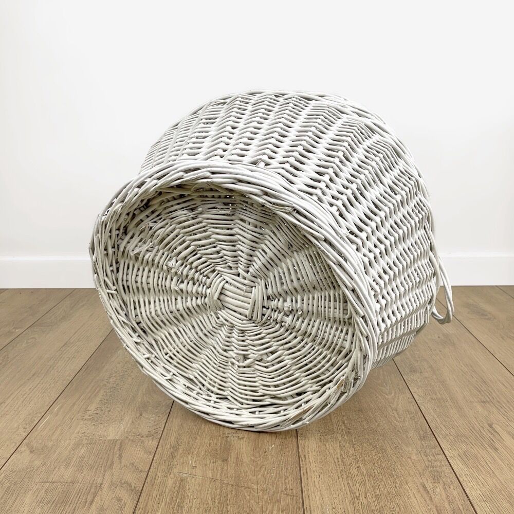 Round laundry basket shabby 80s